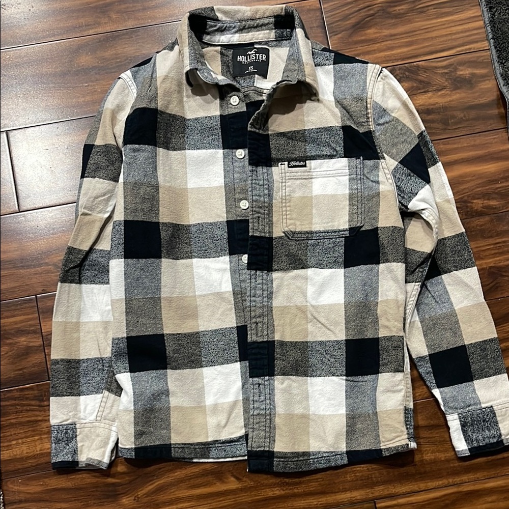 Hollister Black and Tan Checkered Shirt